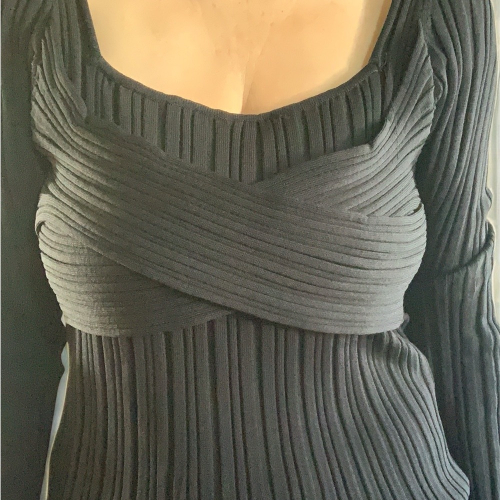 DELUC - Elegant Black Ribbed Sweater
